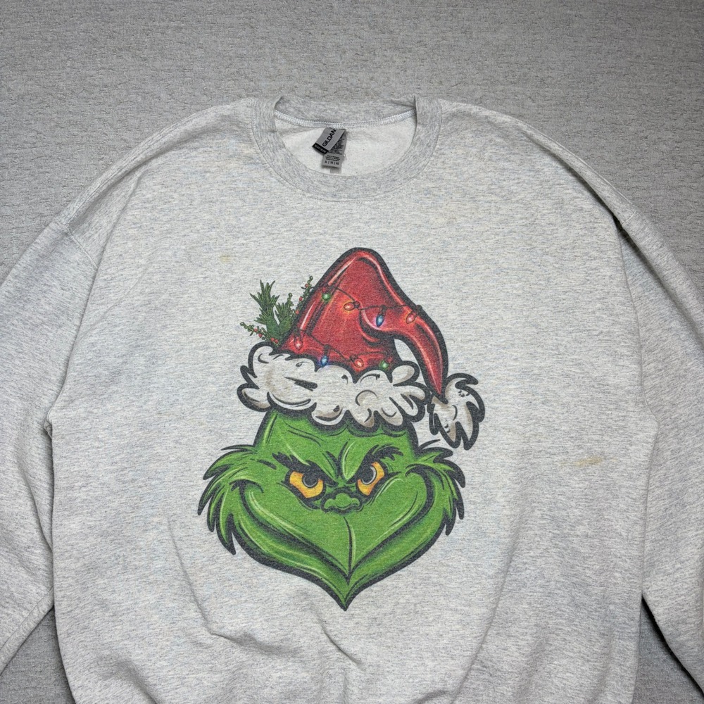 Gildan Mens Sweatshirt XL Gray The Grinch Christmas Graphic Crewneck Pullover - Picture 2 of 9